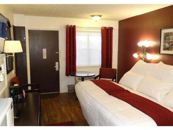 Baymont By Wyndham Petoskey Motel Buitenkant foto