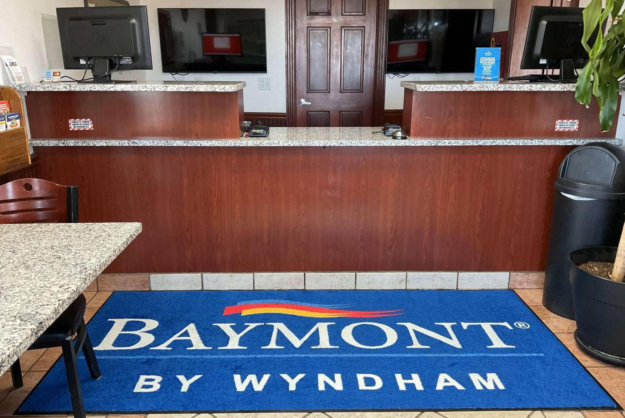 Baymont By Wyndham Petoskey Motel Buitenkant foto
